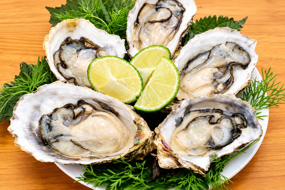 Fresh oysters with lime, one of the richest food sources of zinc for male fertility